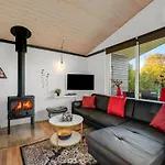 Sjarlotte - 400m To The Fjord By Interhome *