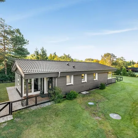 Sjarlotte - 400m To The Fjord By Interhome *